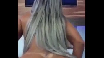 Novinha branquinha aparelho sexo