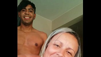 Coroa sofrendo no anal forçado porn