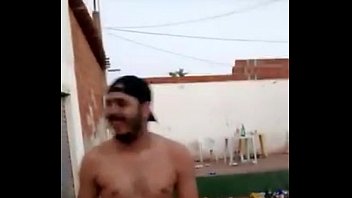 Gostosinho coxudo pelado sexo gay