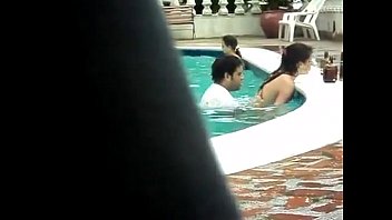 Sexo na piscina bb17 hoje