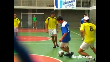 Video gay jogadores de futebol fasendo sexo depois da partida