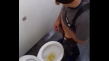 Videos de flagras de sexo gay mo banheiro