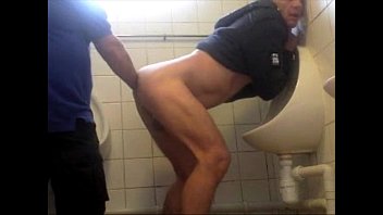 Video sexo com idosos gays banheiro publicos