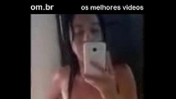 Gostosa com fantasia sexe se exibindo