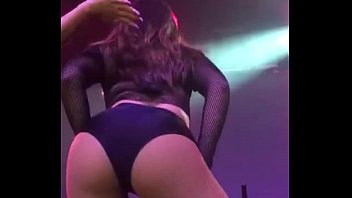 Video da anitta tatuando