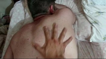 Sexo gay bareback brasileiro arrombado por um mega pau