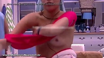 Sexo bbb17 na piscina