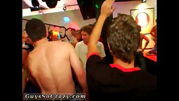 Vídeo de sexo gay em festa