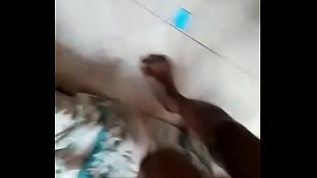 Mãe flagra filho fazendo sexo gay