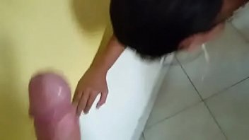 Sexo mulher chupando tomando tapa na cara gif