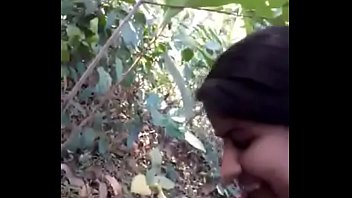 Sex hot girl tourist sucking for money in forest