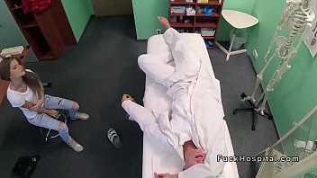 Sexo gravida no consultorio medico