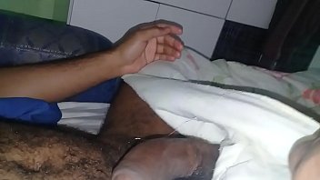 Sexo gay pegando no pau dos amigos