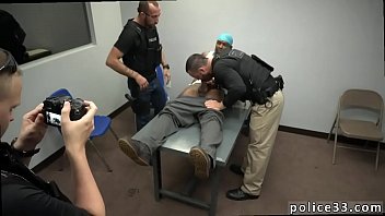 Video de sexo gay com policiais fortes
