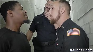 Sexo gay policial fodendo