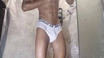 Sexo gay jovens magros de cueca