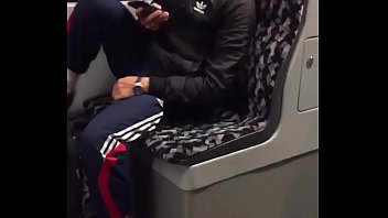 Abuso no metrô gay sexo