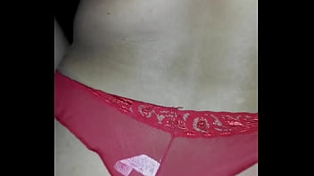 Sexo filha mae fio dental vermelho