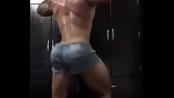 Massagista boy na academia sexo