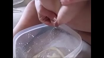 Puteiro bebendo leite de peito sexo