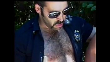 Sexo gay gostoso com policial