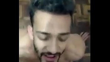 Sexo gay com jato de gozo na cara