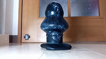 Anal plug masturbation solo gay porn