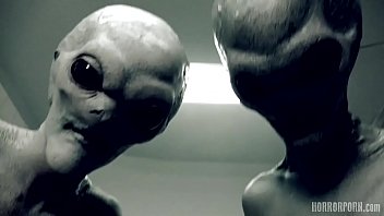 Sex education garota alien