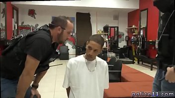 Ver video sexo gay policial macho comendo detento