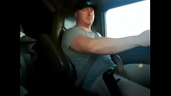 Sexo gay com eróticos com roludos caminhoneiros