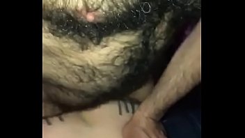 Vidro sexo gay machos peludos bombados