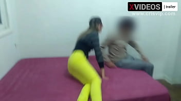 Video de sexo grupal com garota que apanha dos caras