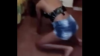 Novinha negra fazendo sexo na escola