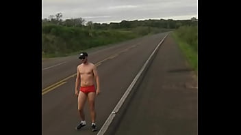 Sexo gostoso na rua amarrada