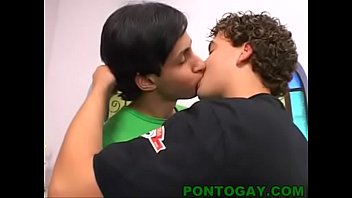 Sexo gay de teens brasileiros