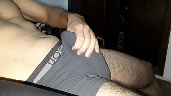 Sexo cueca cheia punheta gay