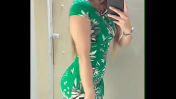 Vestido colado e fasendo sexo