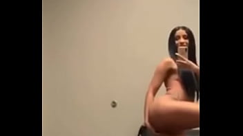 Cardi b sexo oral