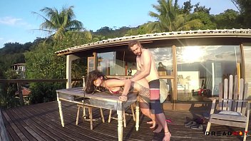 Colby keller sexo a 3 praia