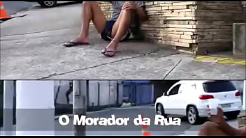 O morador de rua dotado sexo gay