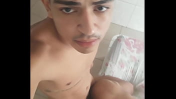 Sexo gay homens maduro comendo novinho gay com carinho