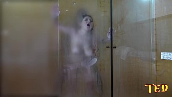 Cena de sexo em banheiro elite temporada 1