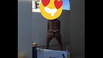 Sexo anal loirinha biquini gratis