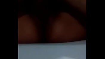 Video sexo socando tudo no cuzinho do travequinho novinho