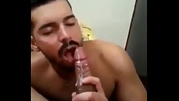 Sexo gay gozada na boca hard