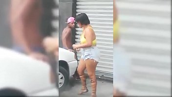 Sexo sensual na rua