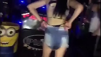 Putas fazeno sexo no palco