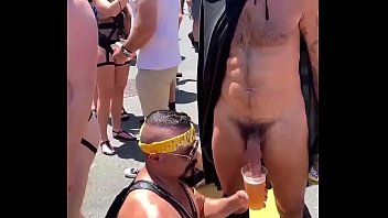 Sexo na parada gay xnxx caseiro