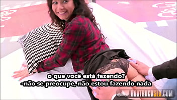 Fazendo massagem sex com a mae