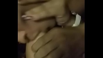 Video sexo homem chupando peito de mulhe bastantes tempor